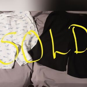 NWOT 2 PAIR BOY'S OLD NAVY SHORTS BLACK SIZE 8 & GRAY W/ SHARKS SIZE 6/7
